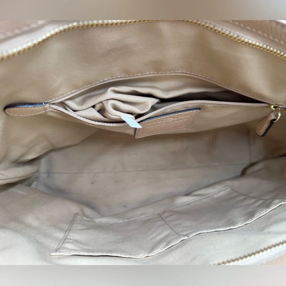 Coach Taylor Tote in Crossgrain Leather – Nude/Beige - Picture 8 of 13